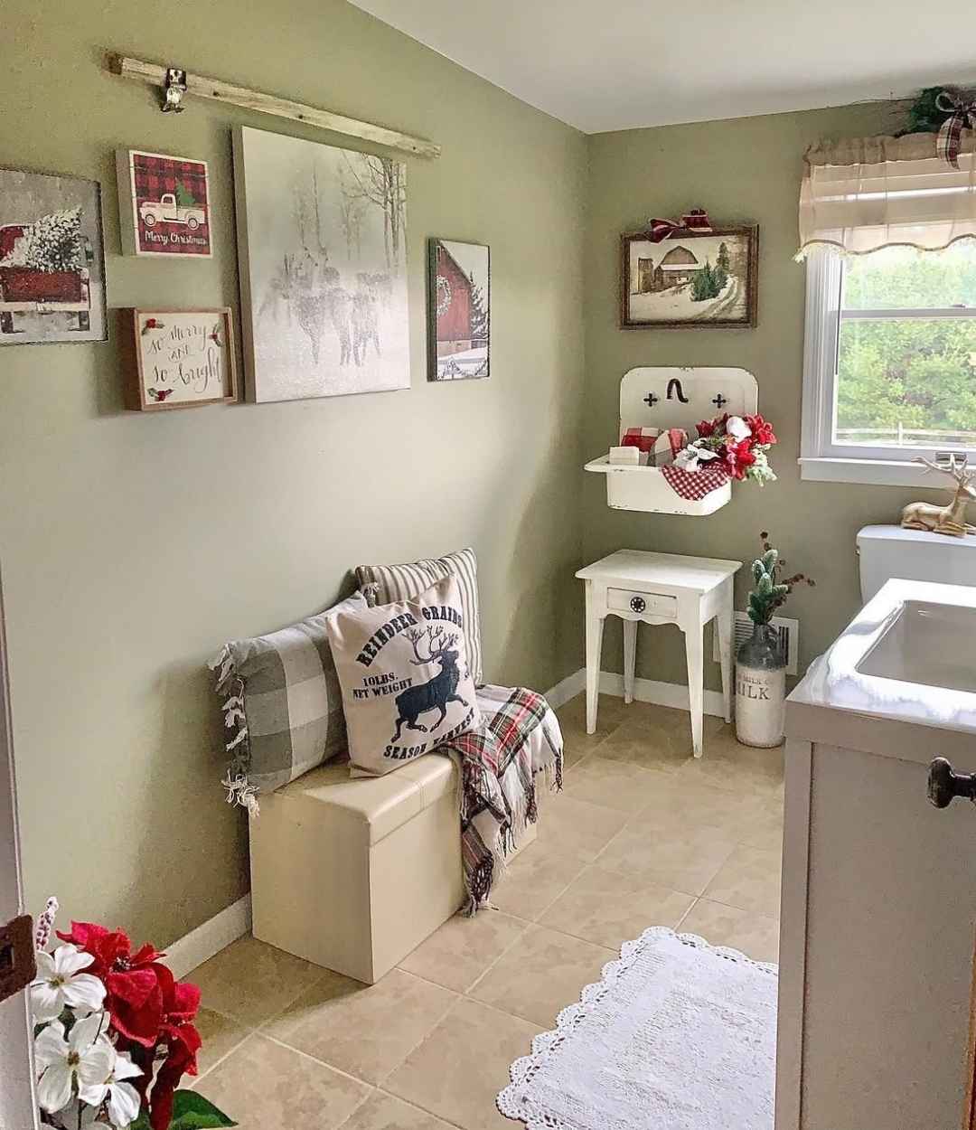 Country Christmas Bathroom Decor