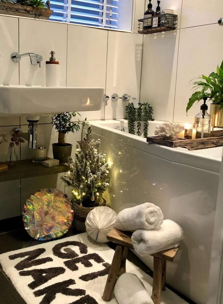 Relaxed Christmas Bathroom Vibes