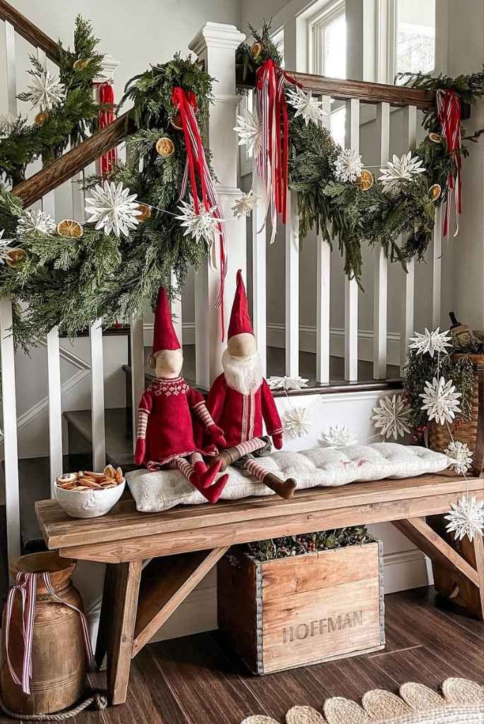 Scandinavian-Inspired Stair Garland Nook