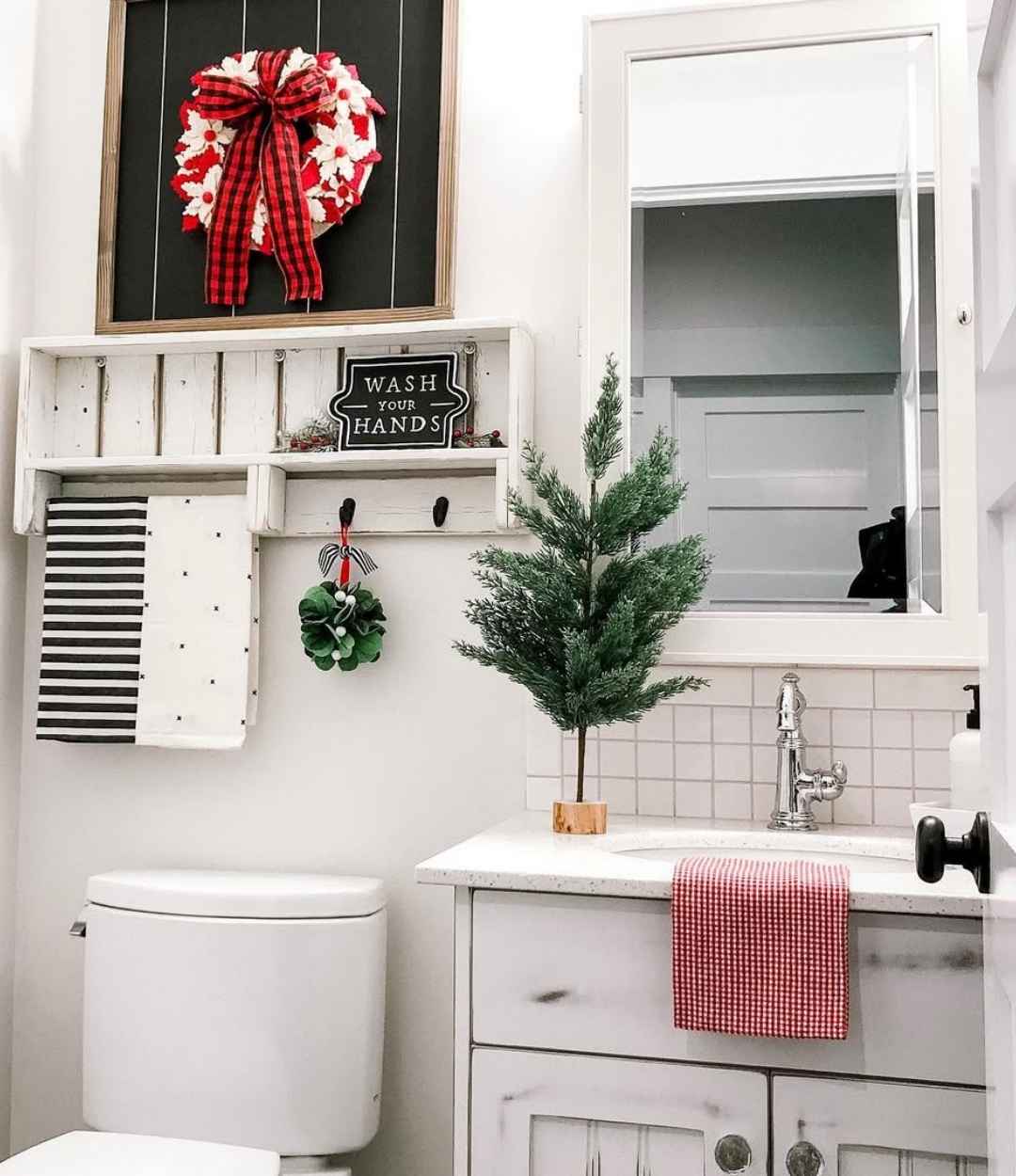 Simple Christmas Bathroom Accent