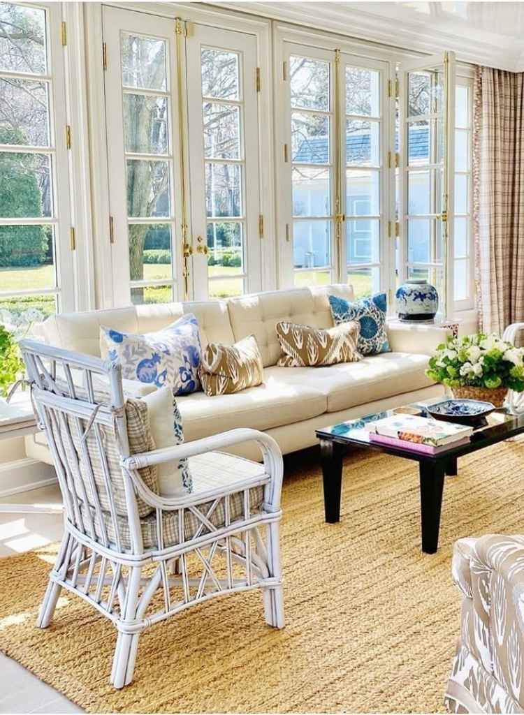 Bright Garden Cabin Lounge