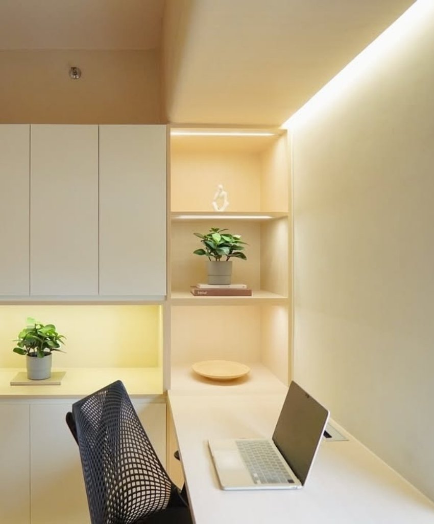 Soft Minimal Home Office