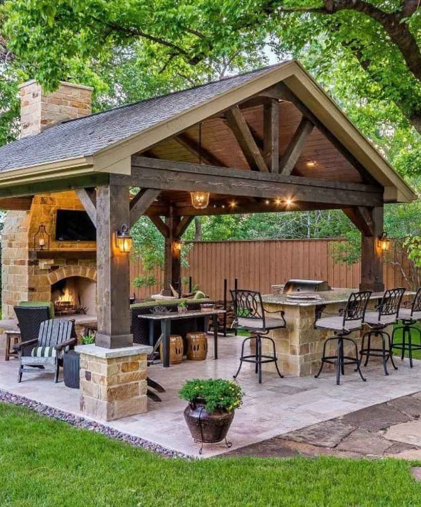 Cozy Kitchen with Stone Oven and Pergola