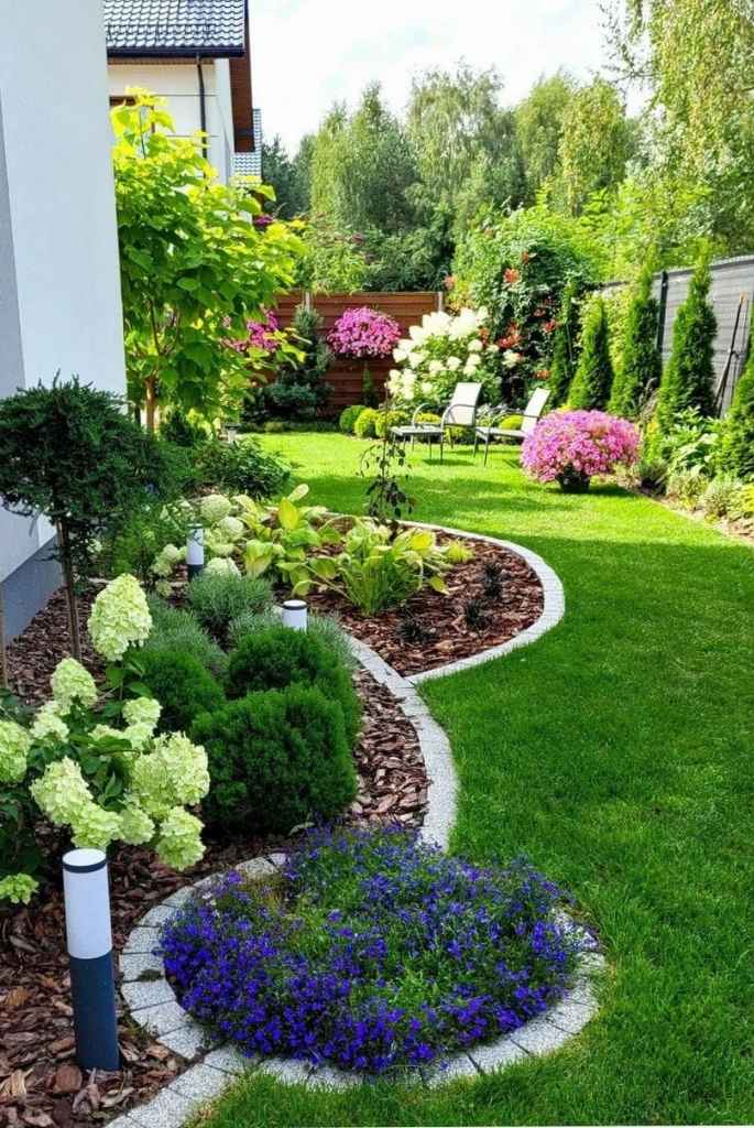 Curved Lawn Garden Retreat