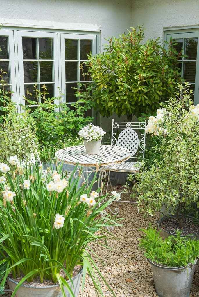 French Courtyard Corner