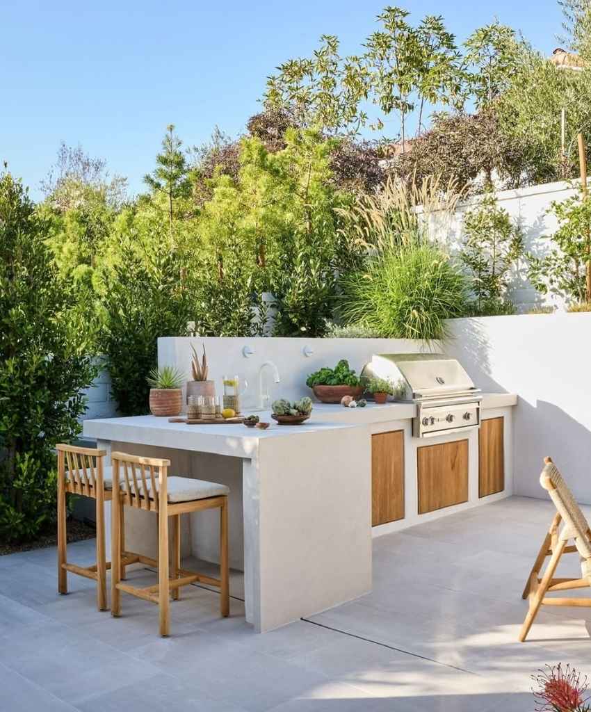 Minimalist Outdoor Kitchen