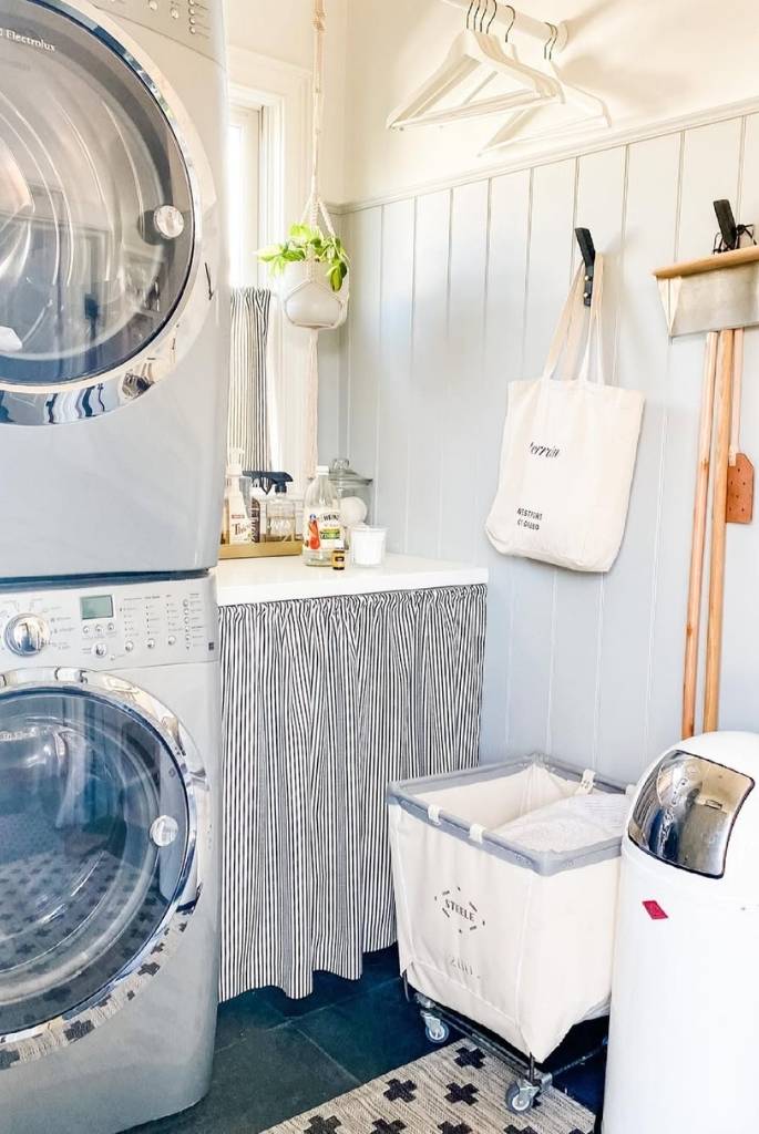 Laundry Niche with Hidden Storage