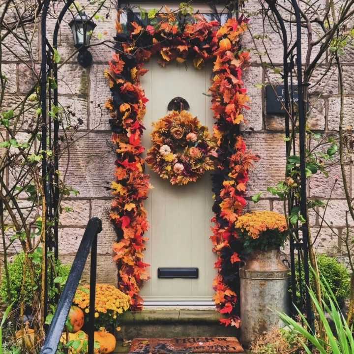 Autumn Flame Leaf Garland Entry