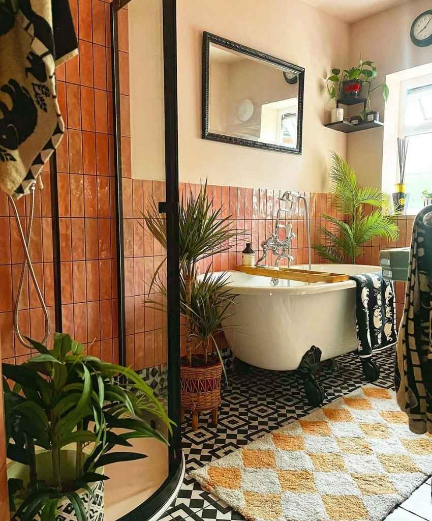 Boho Jungle-Inspired Bathroom