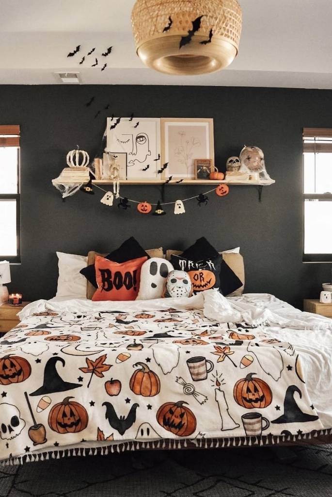 Boo & Bats Cozy Halloween Bed