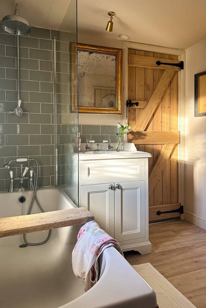 Country Door Cottage Bathroom