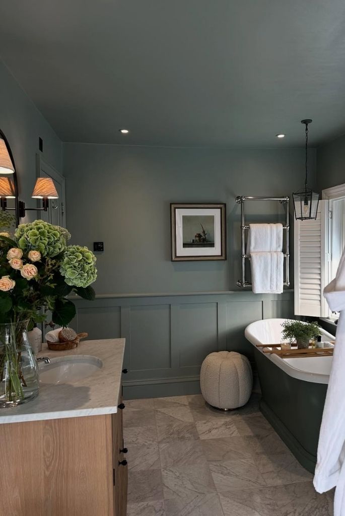 Deep Sage Retreat Cottage Bathroom