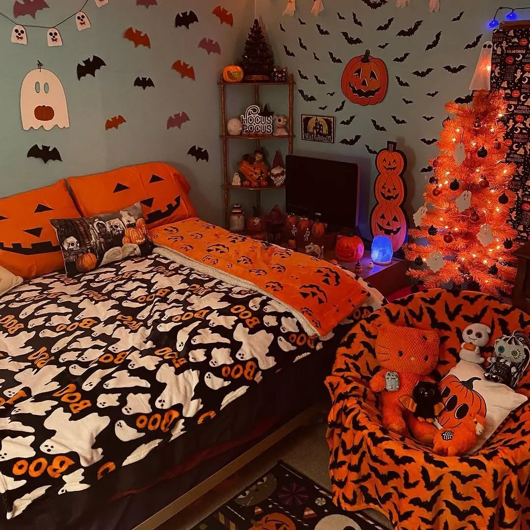 Ghost & Pumpkin Glow-Up Room