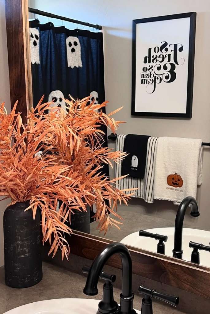 Ghostly Bathroom Accent