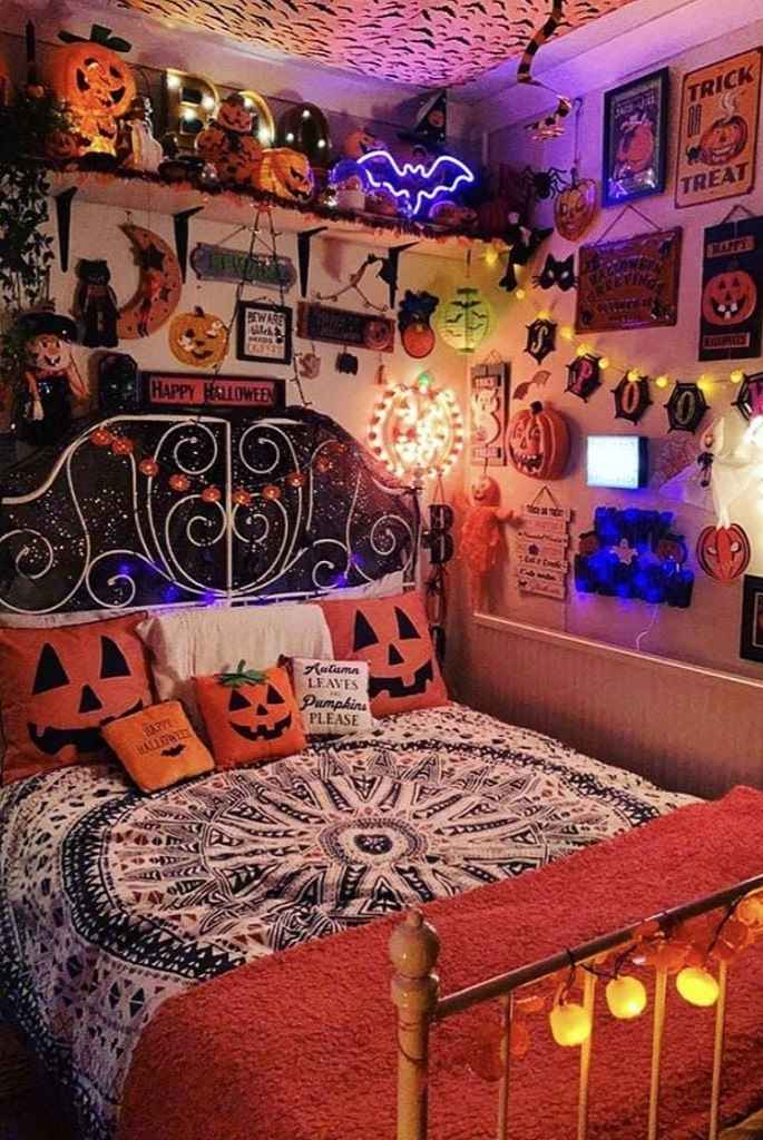 Glowing Pumpkin Haven Bed Setup