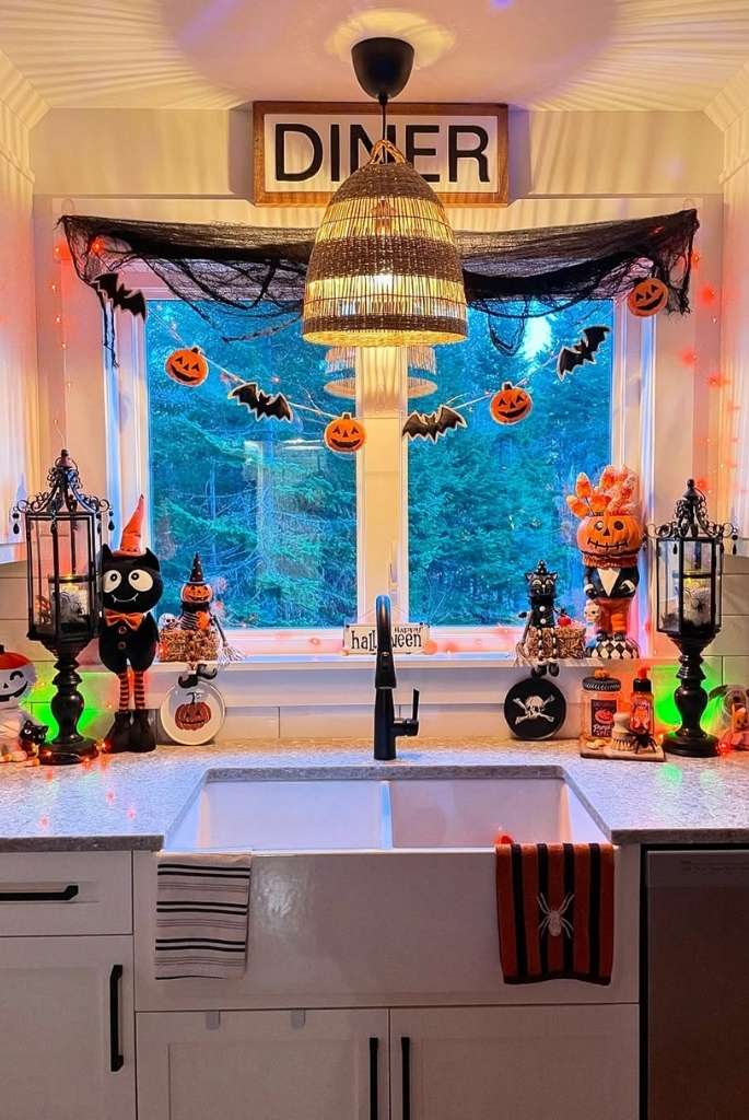 Halloween Sink Window Scene