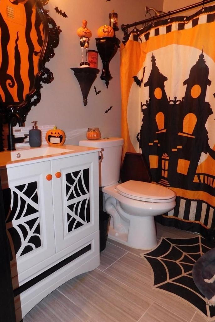 Haunted Mansion Bathroom Theme