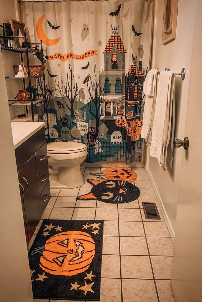 Haunted Mansion Halloween Bathroom