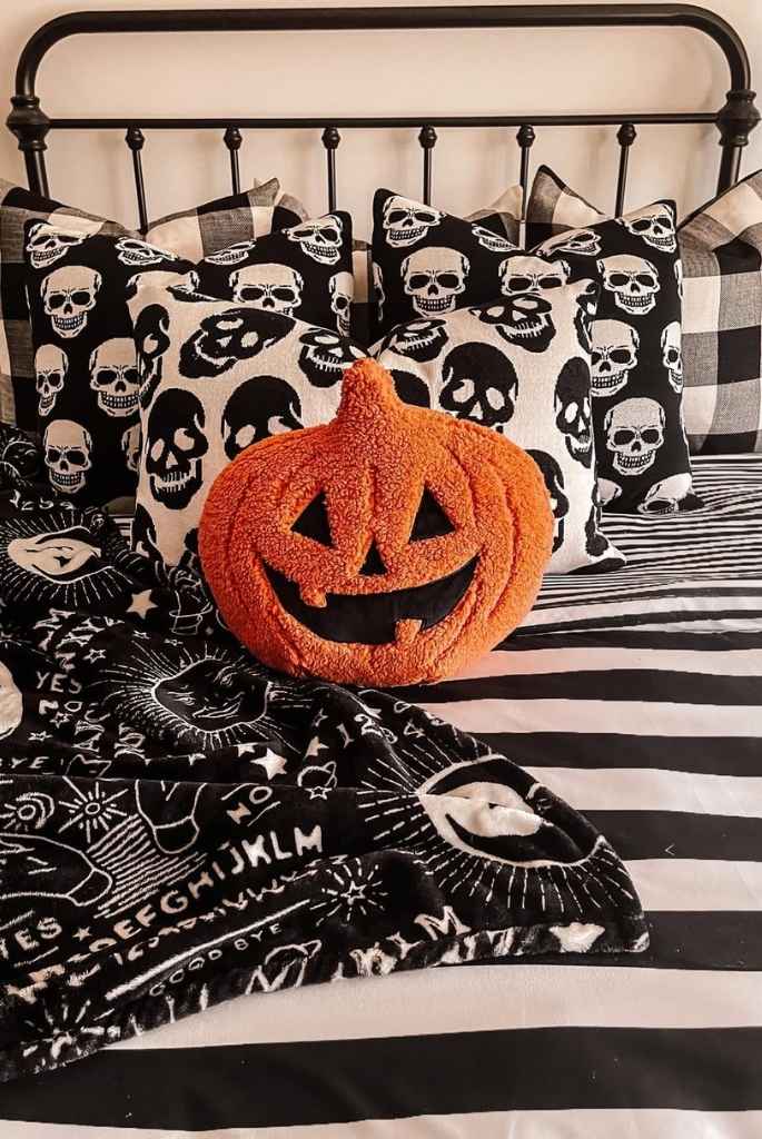 Monochrome Skull & Pumpkin Combo