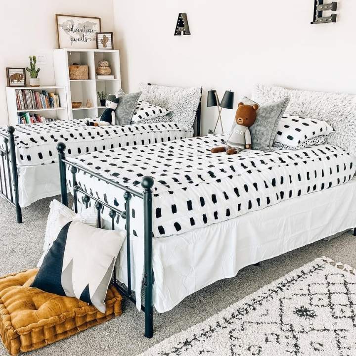Monochrome Twin Room