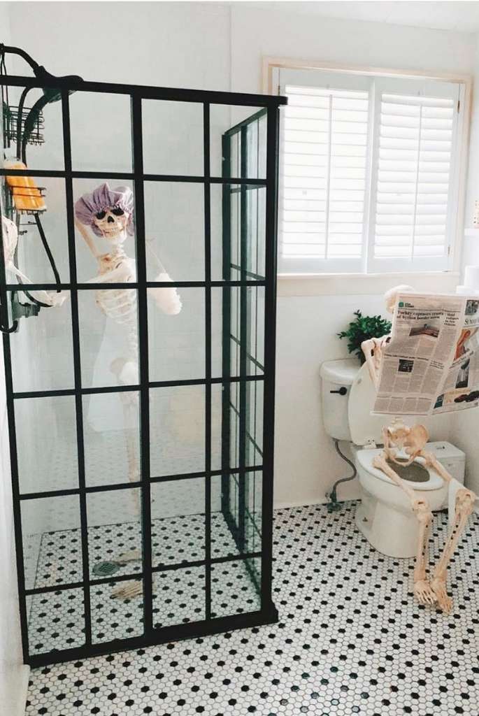 Skeleton Spa Scene