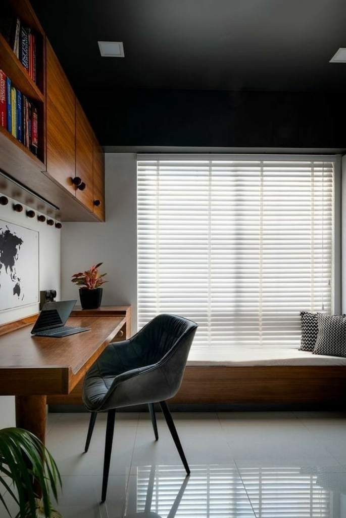 Sleek Modern Study Desk