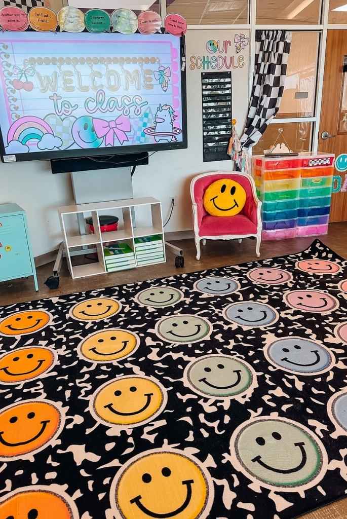 Smiley Face Welcome Corner