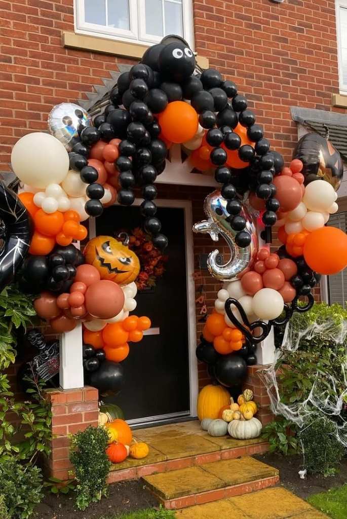 Spider Balloon Archway
