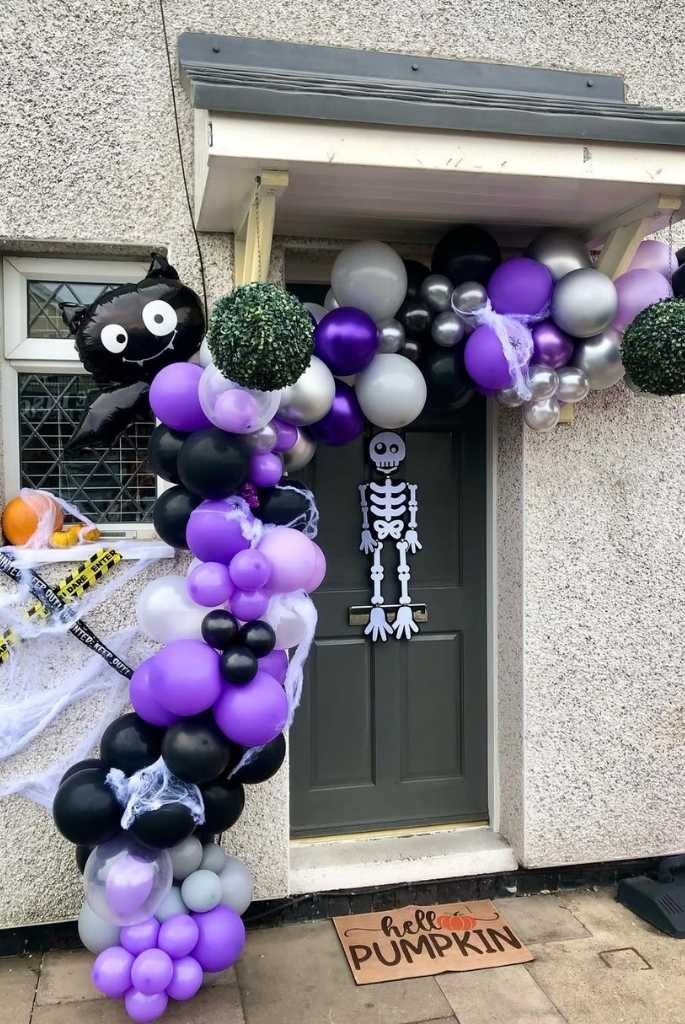 Spooky Balloon Skeleton Welcome