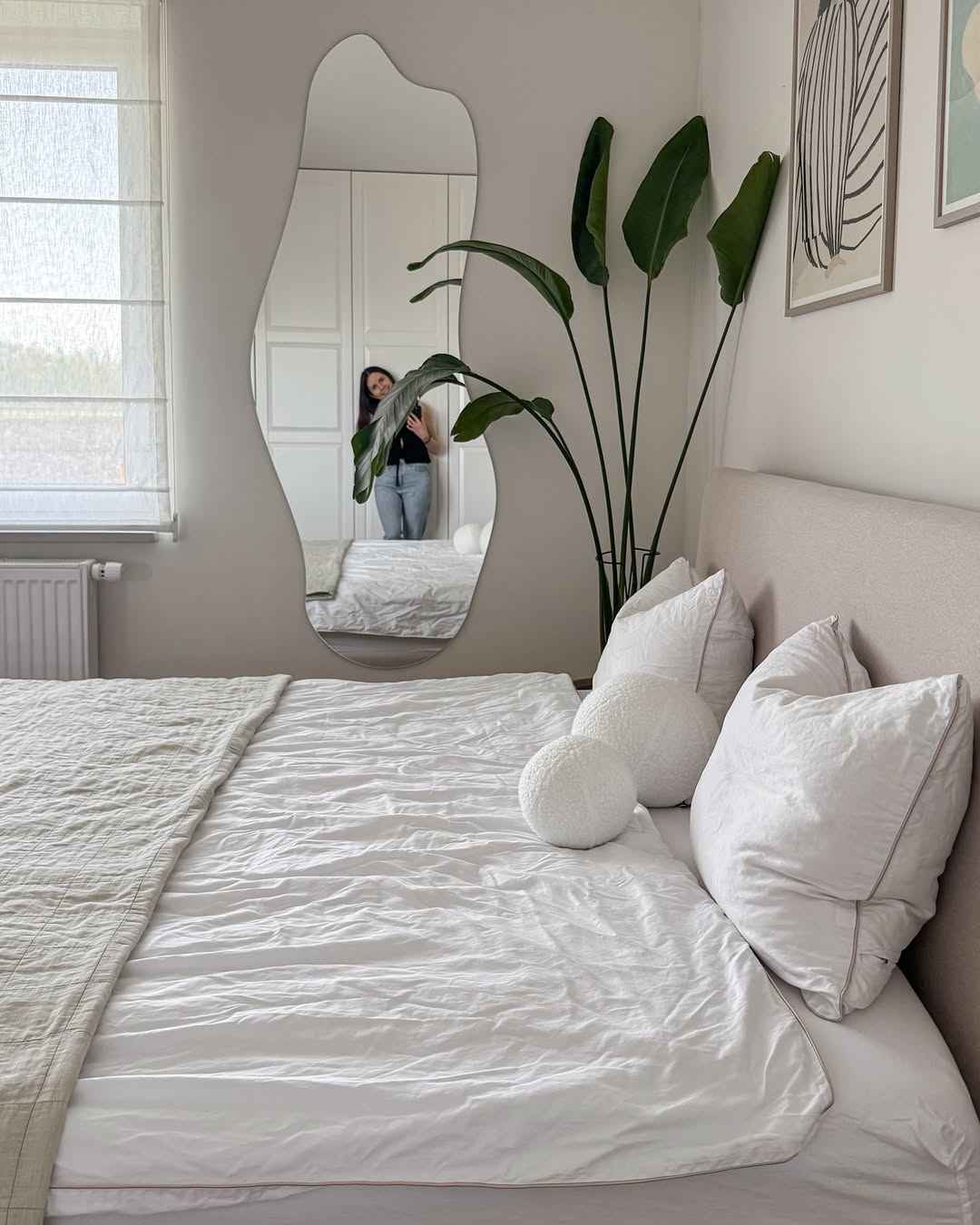 Wavy Freeform Mirror