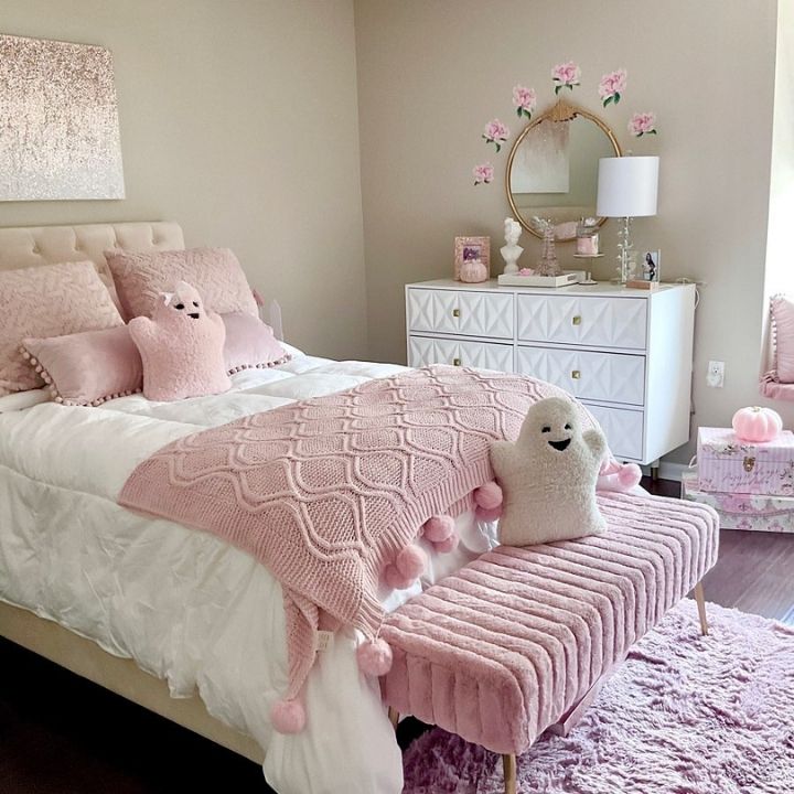 Cozy Pink Ghost Bedroom