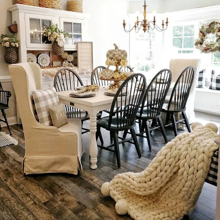 Fall Dining Room with Pumpkin Decor