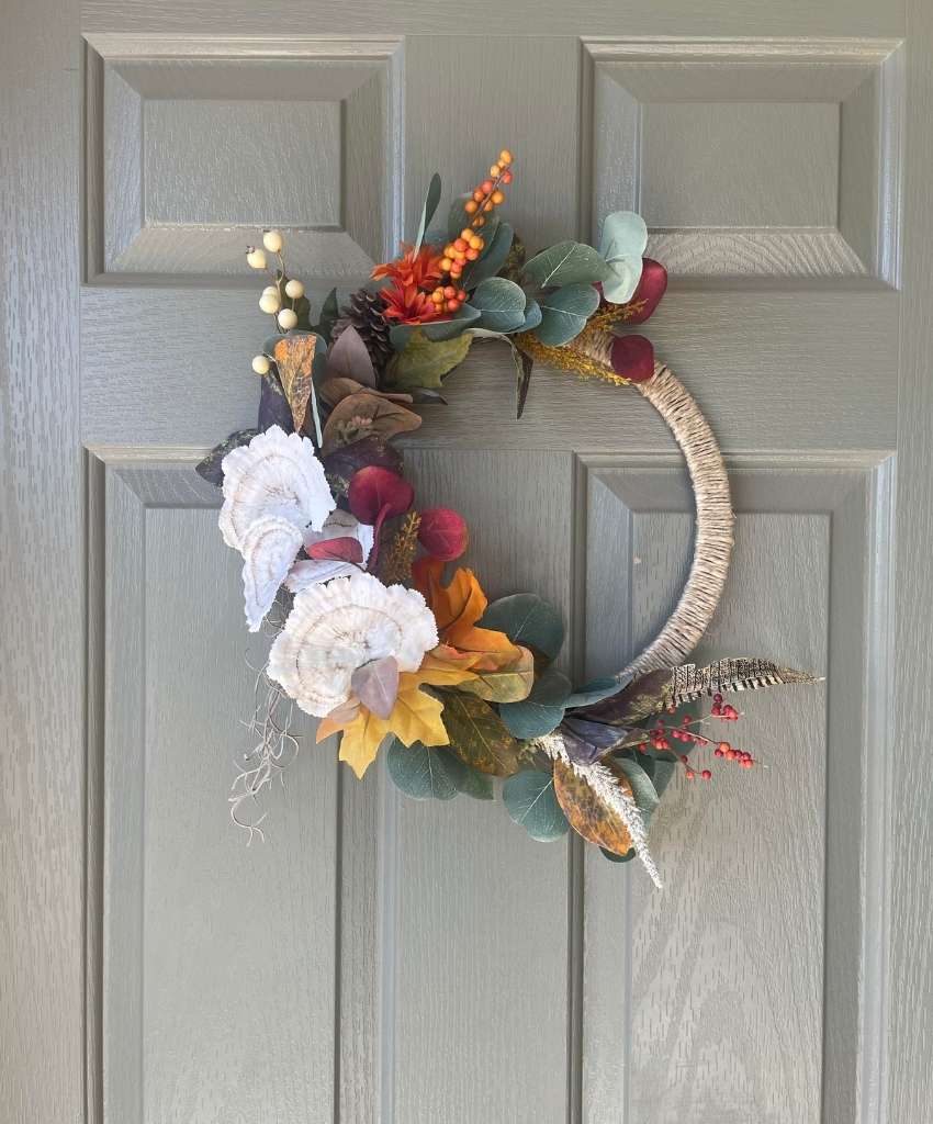 Minimalist Autumn Crescent Wreath