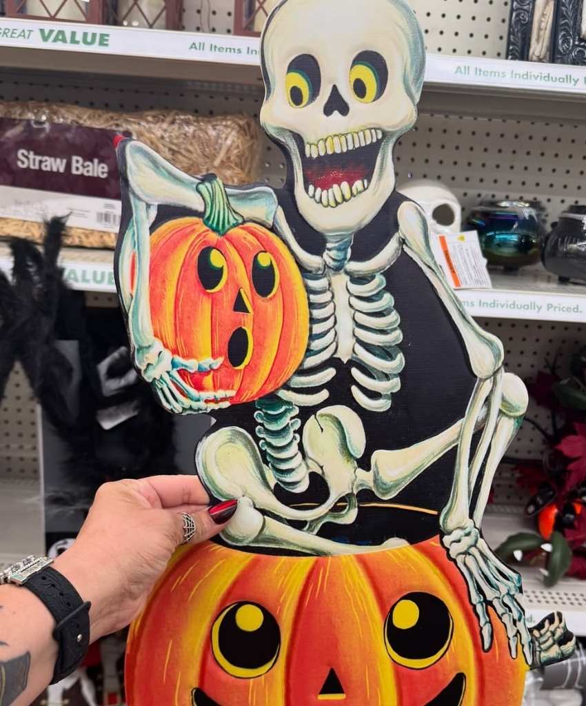 Retro Skeleton and Pumpkin Cutout