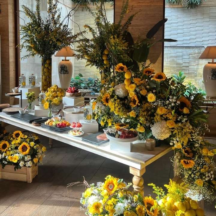 Sunflower and Lemon Buffet Arrangement