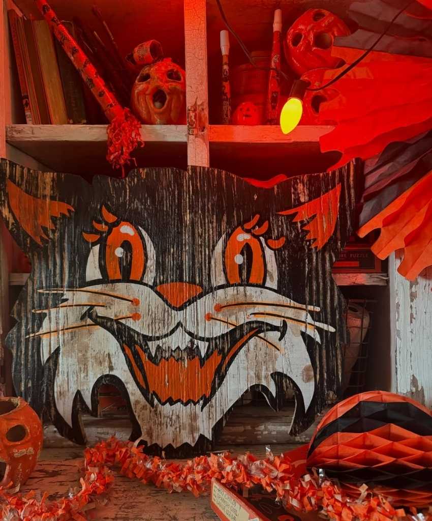 Vintage Black Cat Halloween Cutout