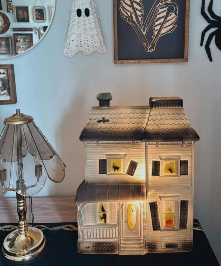 Vintage Light-Up Haunted House