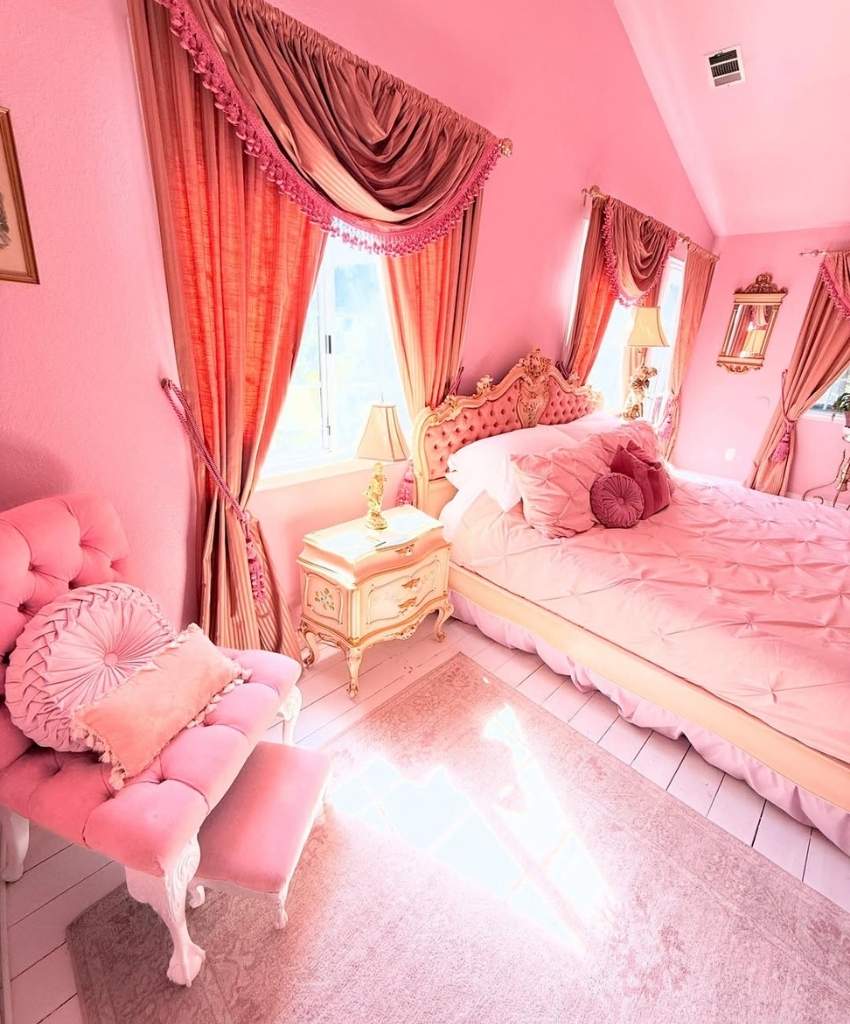 Vintage Royal Pink Bedroom