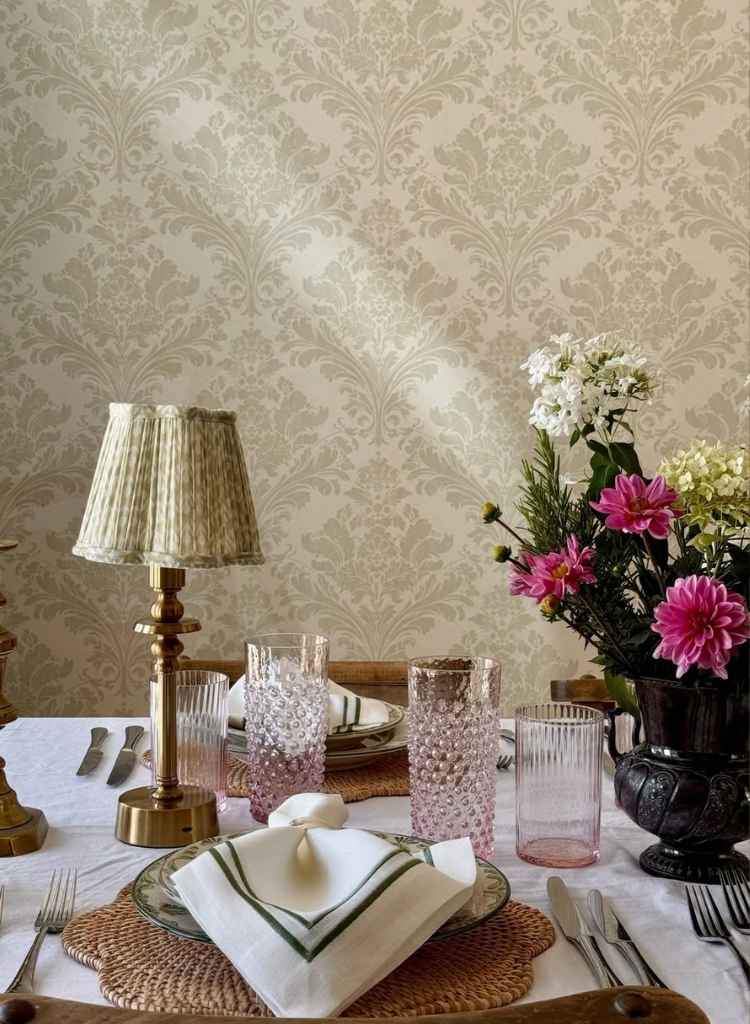 Classic Damask Wallpaper