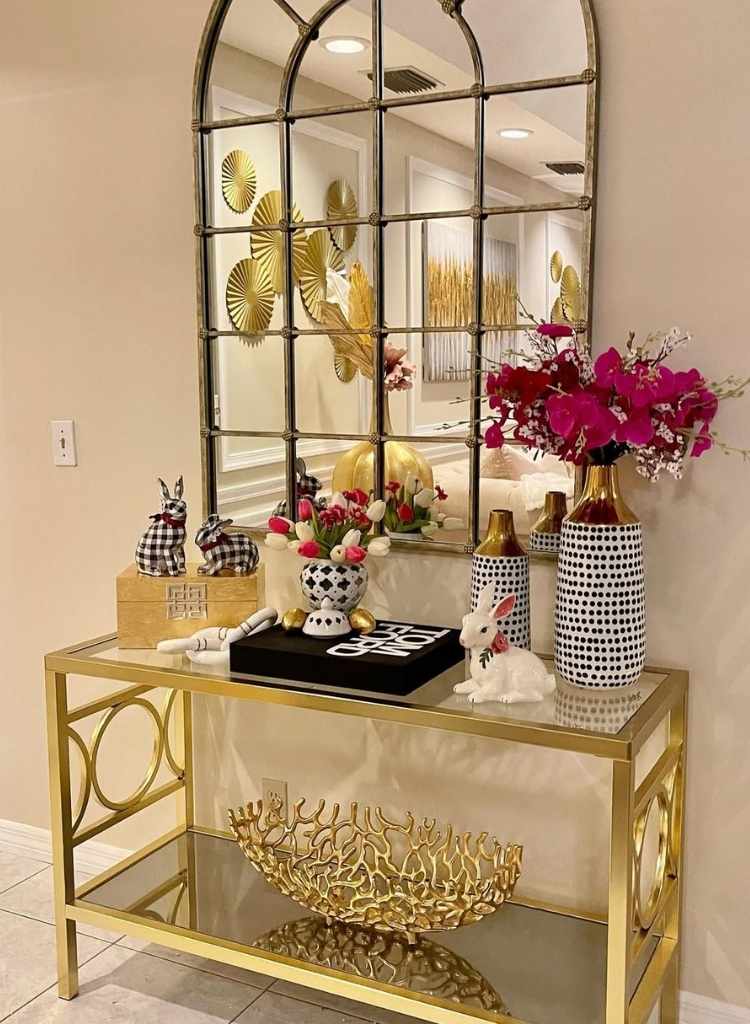 Luxe Gold Console Table with Arched Mirror