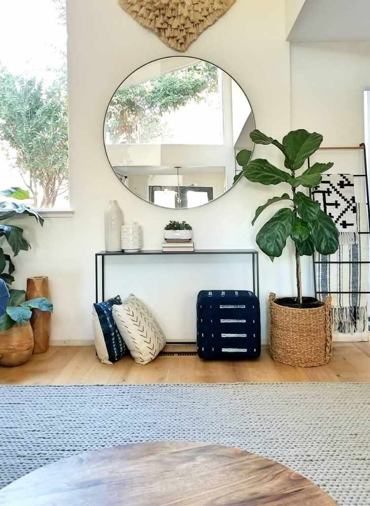 Minimalist Metal Console Table with Round Mirror