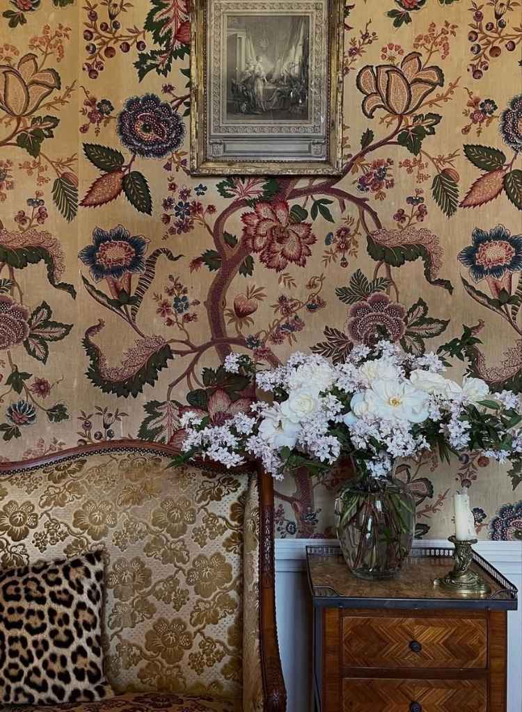 Vintage Floral Tapestry Wallpaper