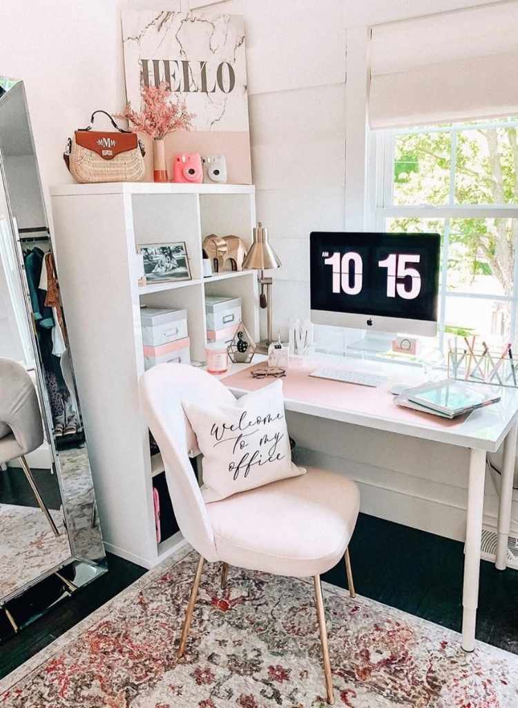 Soft Pink Welcome Style Office