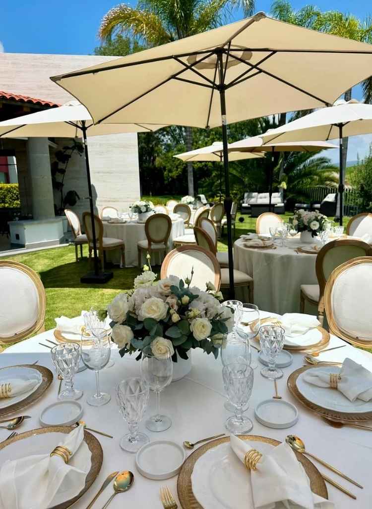 Winter wedding centerpieces simple