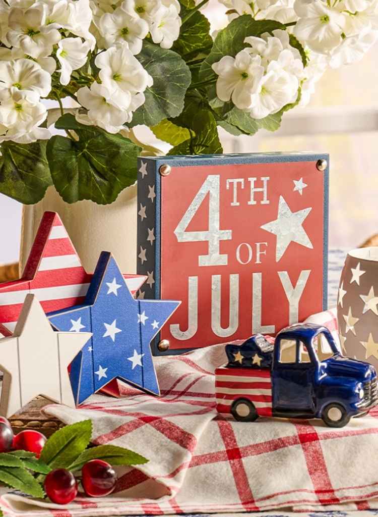 Farmhouse Fourth of July Shelf Decor