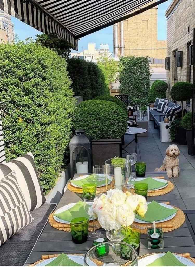Chic Green Patio Dining Inspiration