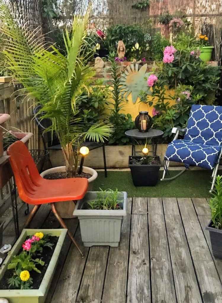 Layered Plant Corner with Mixed Seating