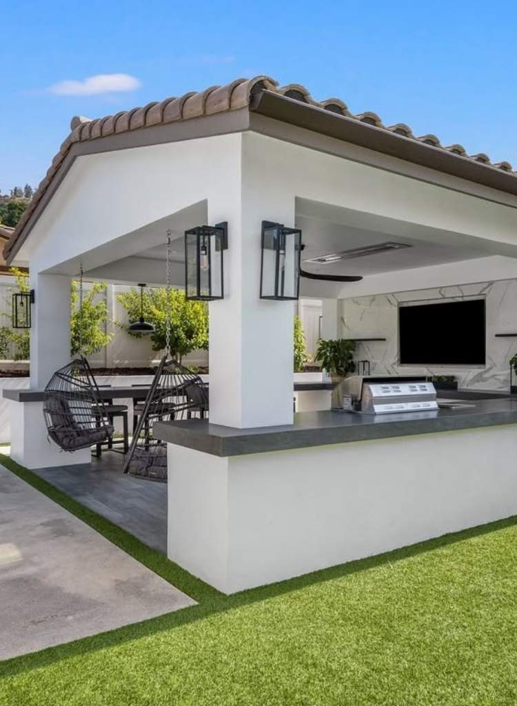 Luxury Outdoor Grill Retreat