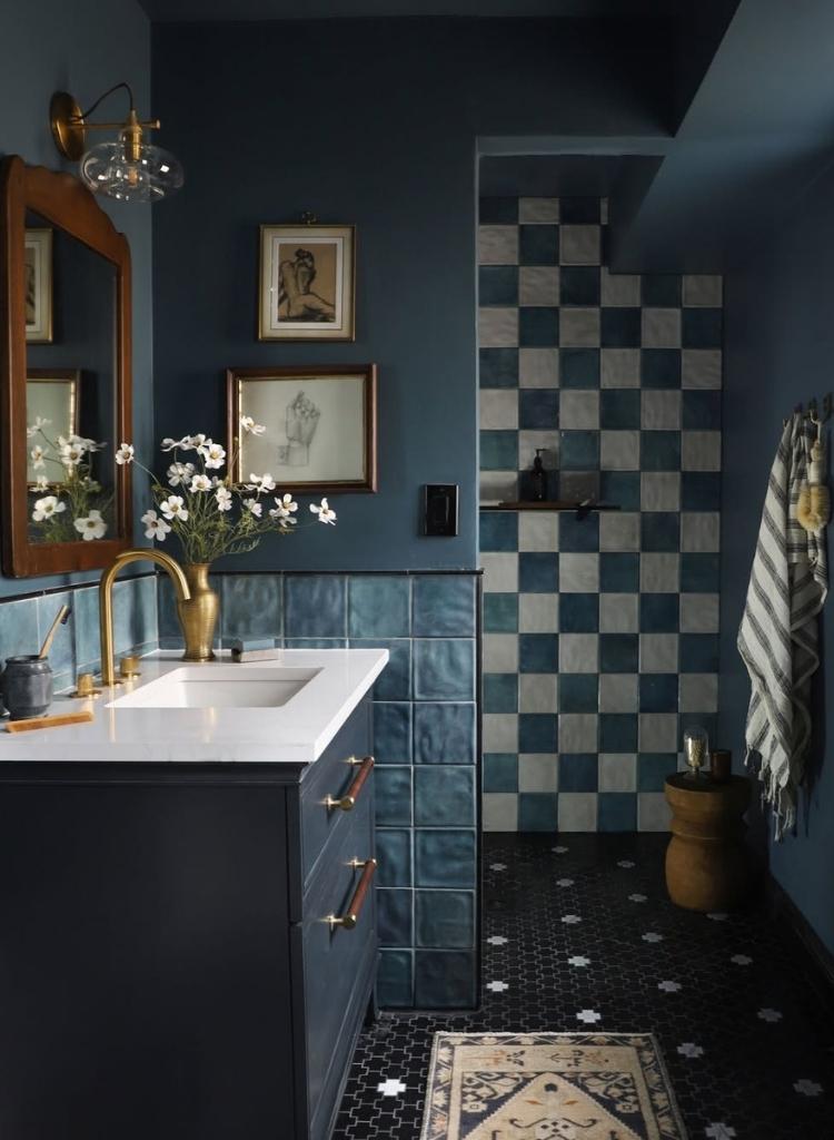 Faded Vintage Rug Dark Bathroom