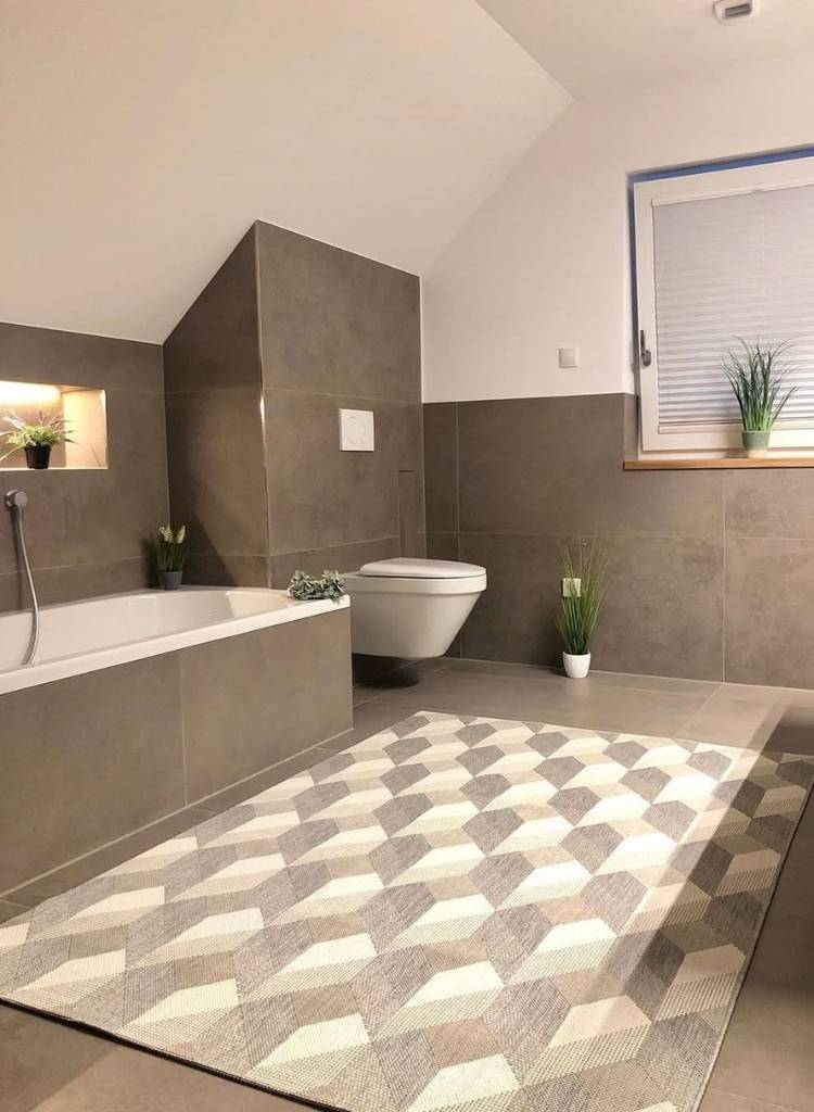 Modern Gray Bathroom with Geometric Rug